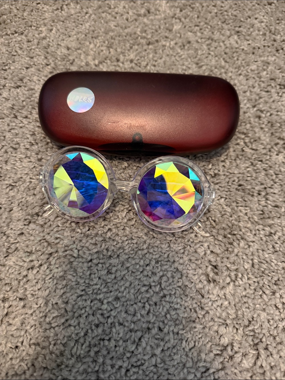 Holes Frame Kaleidoscope Prism Glasses - Multicolor Lenses